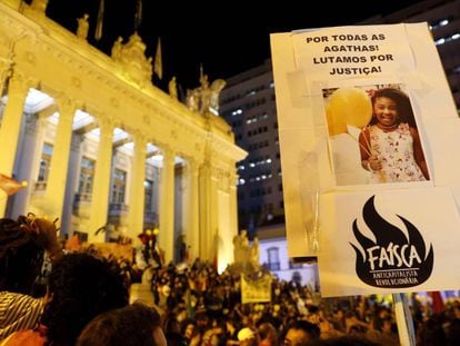 Protesto no Rio de Janeiro após a morte da menina Ágatha Félix.