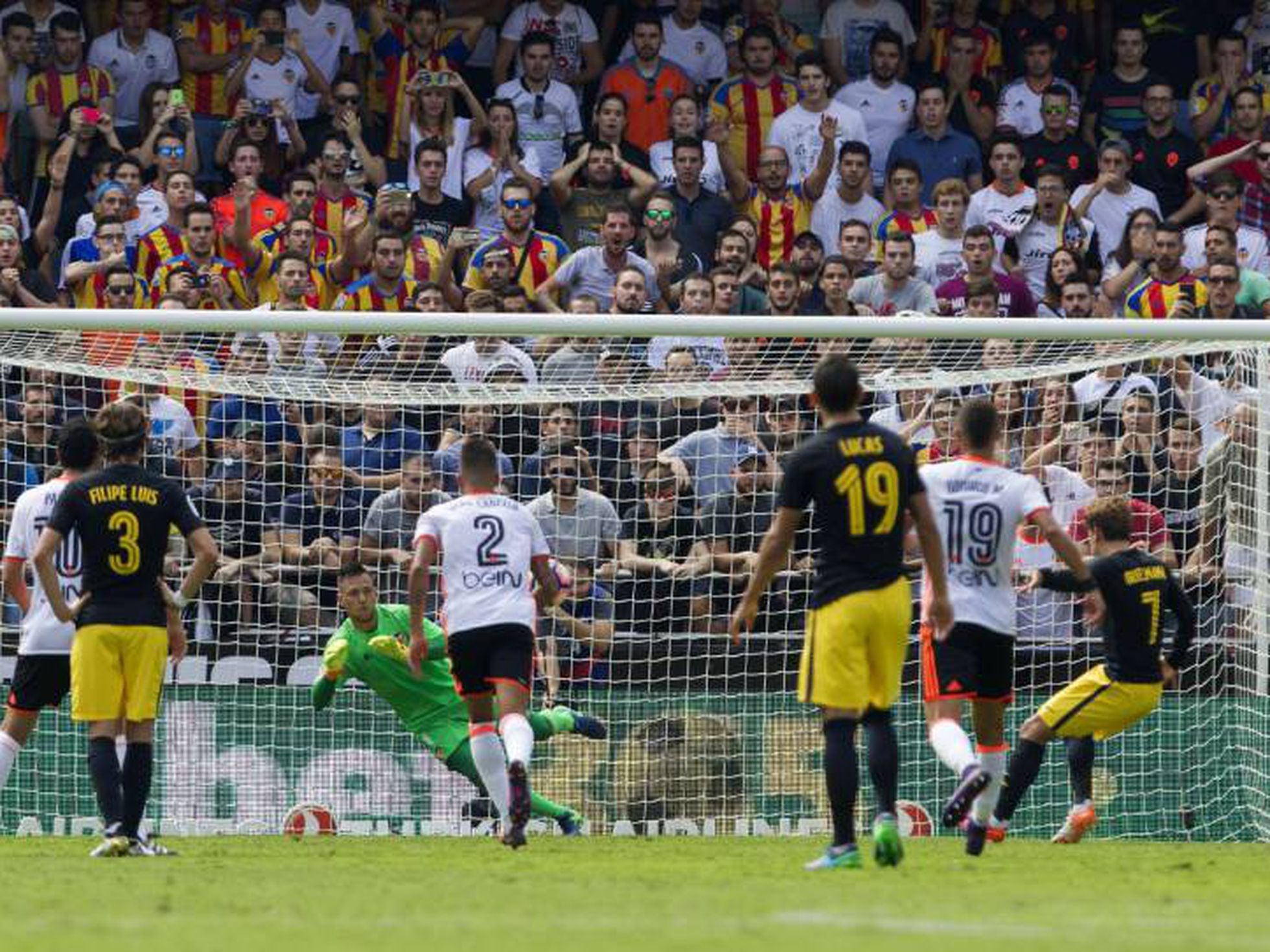 Flamengo: Diego Alves possui média incrível como pegador de pênaltis