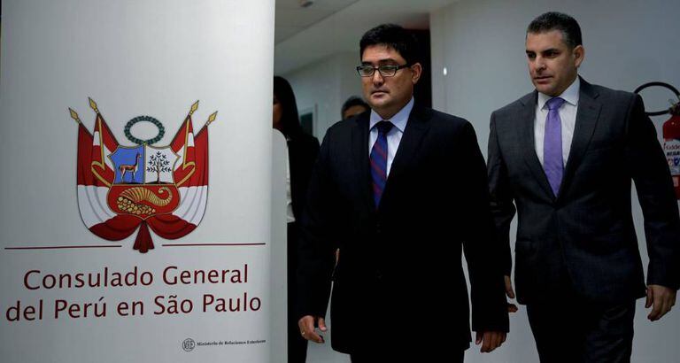 Os promotores Jorge Ramírez e Rafael Vela nesta sexta-feira em São Paulo.