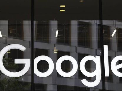 Logomarca do Google na sede da empresa em Londres.