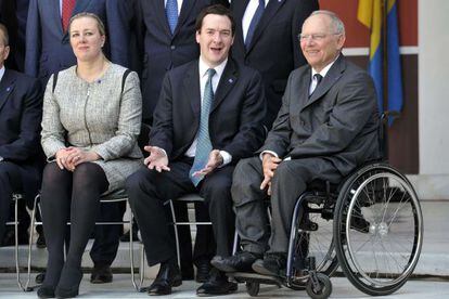 Os ministros da Finlândia, Reino Unido e Alemanha em Atenas.