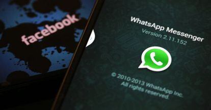 Logotipos do WhatsApp e Facebook.