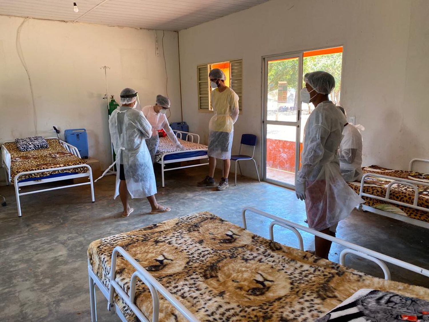 Unidade de saúde criada para tratar infectados pelo coronavírus na aldeia.