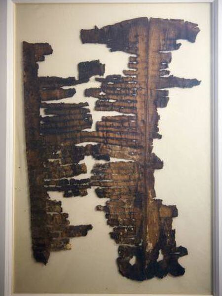 Fragmento do 'Gênesis apócrifo', que pode ser visto pela primeira vez desde sua descoberta em 1947 no Santuário do Livro de Jerusalém.