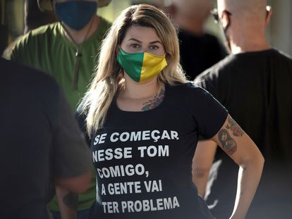 A ativista bolsonarista Sara Winter, porta-voz do grupo radical Os 300 do Brasil, em maio.