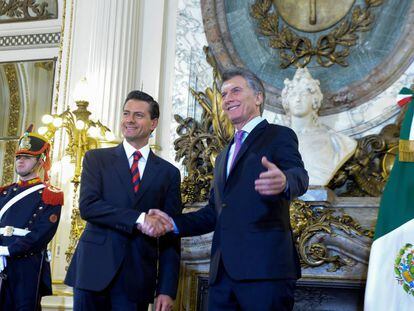 Mauricio Macri recebe a seu par mexicano, Enrique Peña Neto, em agosto passado.