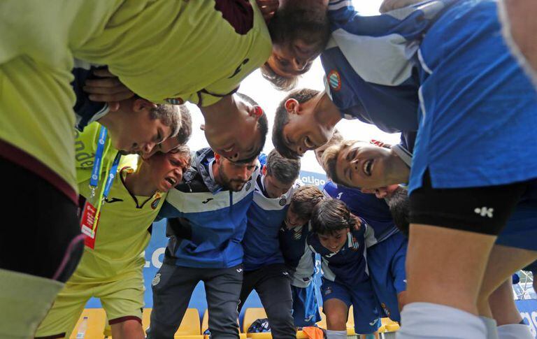 Jogadores da categoria de base do Espanyol.