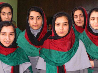 As seis integrantes da equipe afegã que iam competir no First Global Challenge.
