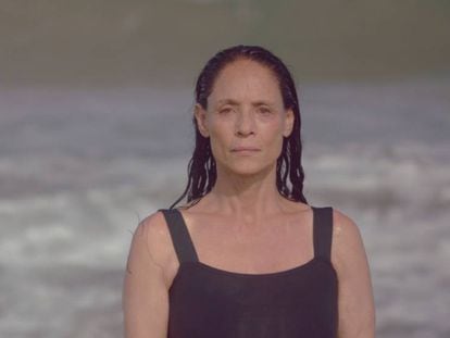 Vários fatores influenciam para que algumas pessoas envelheçam melhor do que outras. Na imagem, a atriz Sônia Braga aparece em uma cena do filme 'Aquarius' (2016).