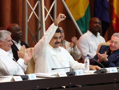 Nicolas Maduro e o presidente de Cuba, Raúl Castro.