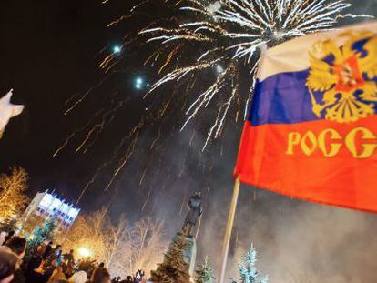 Celebração em Sebastopol pelo resultado do referendo de domingo.