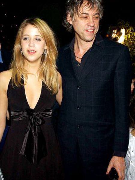Peaches e seu pai Bob Geldof em uma imagem de dezembro de 2003.