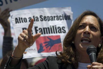 A senadora Kamala Harris, em um protesto em favor dos imigrantes em San Diego