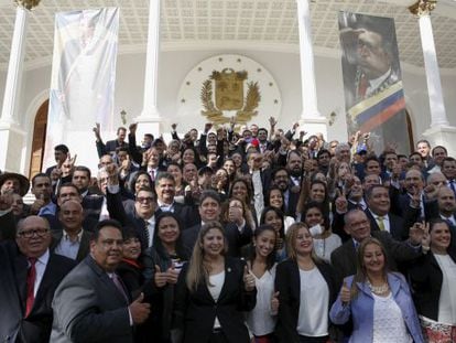 Parlamentares da oposição na Venezuela, no último dia 5 de janeiro.