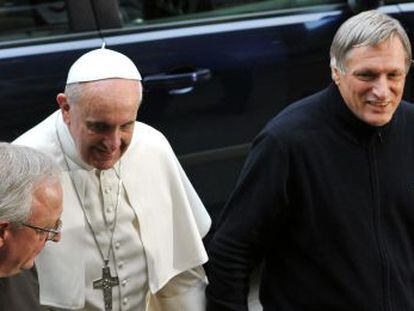 O Papa e o padre Luigi Ciotti, no dia 21 de março.