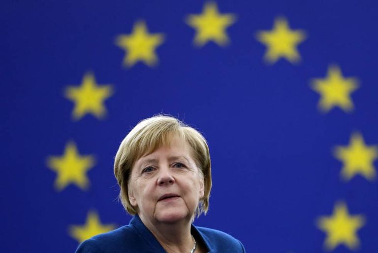 Angela Merkel, ao início do debate no Parlamento Europeu.