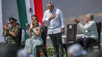 O presidente da Argentina, Alberto Fernández, durante uma cerimônia pelo Dia da Bandeira, em Iguala (Estado de Guerrero, México).