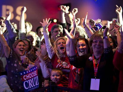 Simpatizantes de Cruz comemoram vitória de seu candidato.