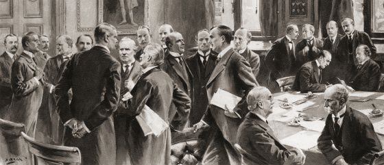 O gabinete britânico da coalizão durante a Primeira Guerra Mundial. Arthur Henderson era o presidente da direção de Educação