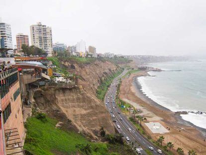 Vista da Costa Verde de Lima, no Peru.