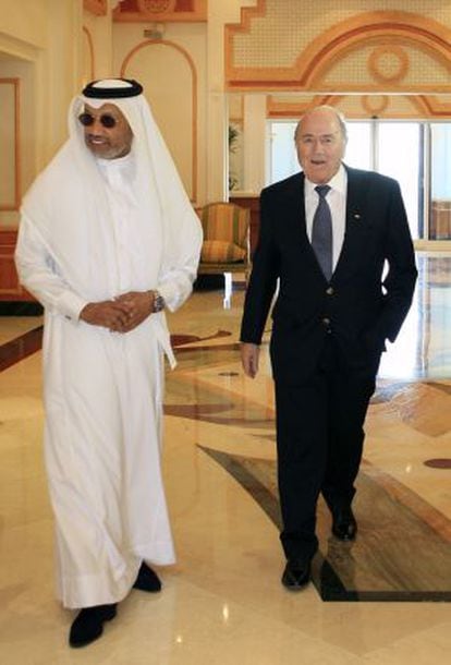 Bin Hammam e Blatter, em Doha.