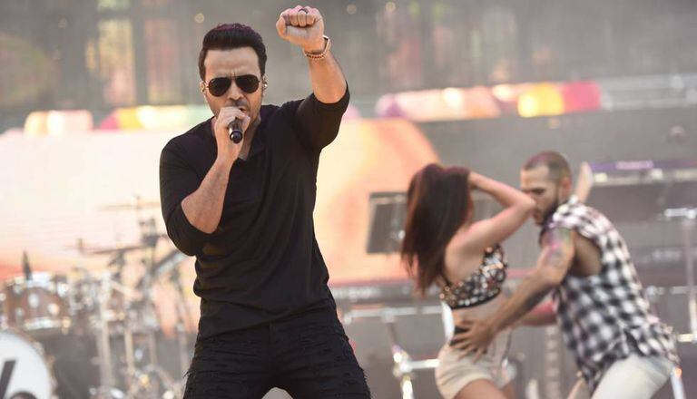 Luis Fonsi se apresenta em Carson (Califórnia) no dia 13 de maio.