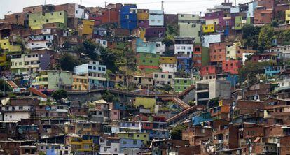 Comuna 13, uma das áreas mais pobres de Medellín, Colômbia.
