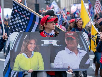 Apoiadores de Donald Trump manifestam-se contra as eleições de 2020 em Washington, em 12 de dezembro.