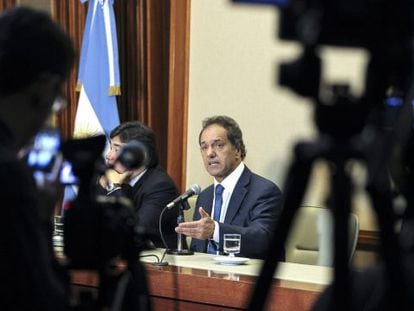 Daniel Scioli, candidato da Frente para a Vitória e ganhador das eleições primárias na Argentina, ontem durante uma coletiva de imprensa.