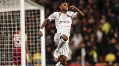 Rodrygo comemora gol do Real Madrid.