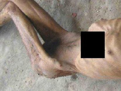 Imagem de um corpo em uma prisão síria.