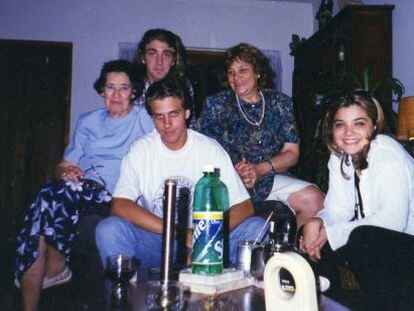 D’Elía, em 1995, quando foi encontrado por sua família biológica.