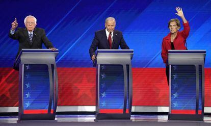 De esquerda a direita, Bernie Sanders, Joe Biden e Elizabeth Warren, nesta quinta-feira durante o debate em Houston.