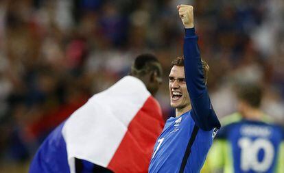 Antoine Griezmann comemora a vitória contra a Alemanha.