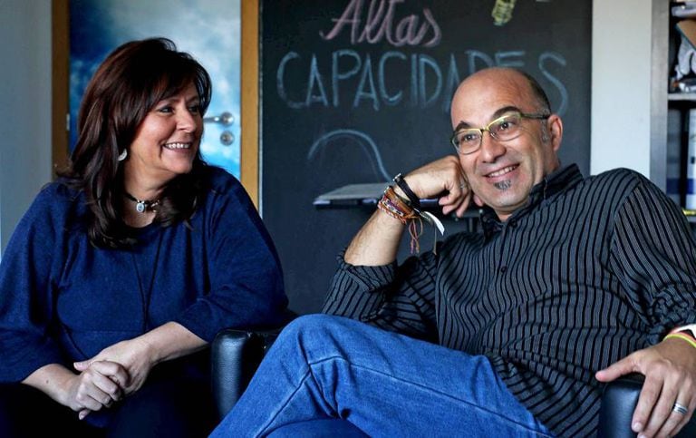 Os psicólogos Olga Carmona e Alejandro Busto.