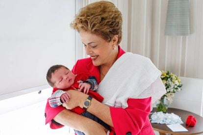 Dilma e o neto Guilherme, que nasceu nesta quinta.