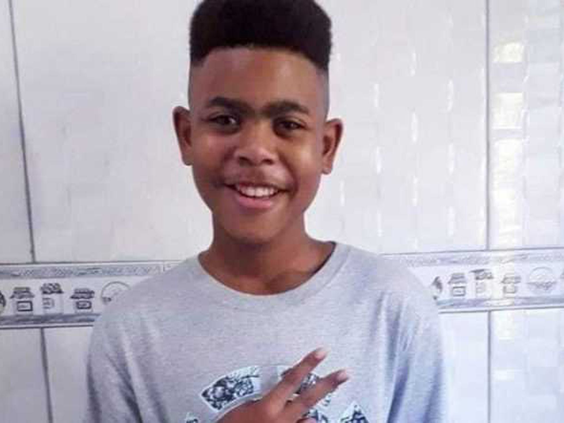 Vídeo: mãe recebe filmagem do filho de 14 anos sendo assassinado e