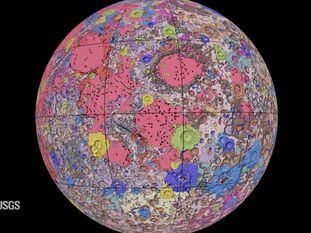 Mapa Geológico Unificado da Lua. No vídeo, imagens do mapa.