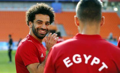 Salah participa do treino da seleção egípcia nesta quinta-feira para enfrentar o Uruguai na estreia da Copa do Mundo para as duas seleções.