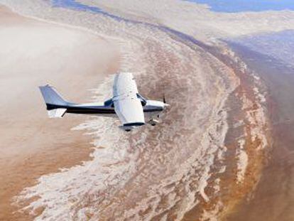 Um avião sobrevoa o parque nacional do lago Eyre (Austrália).