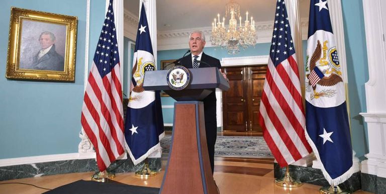 O secretário de Estado dos EUA, Rex Tillerson, discursa sobre a política em relação ao Irã.
