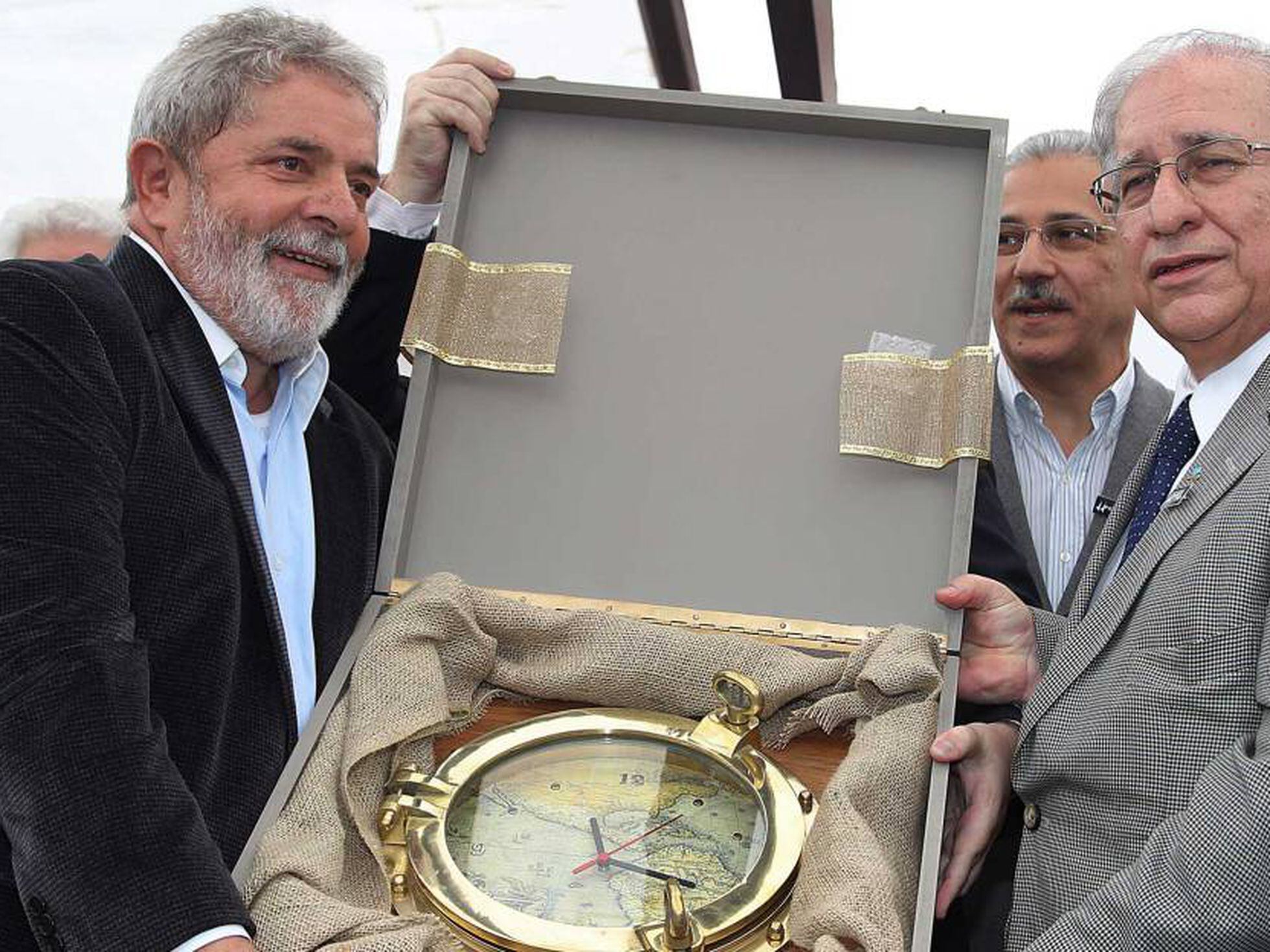 A “gentileza” da OAS que levou o acervo de presentes de Lula para a Lava  Jato | Brasil | EL PAÍS Brasil