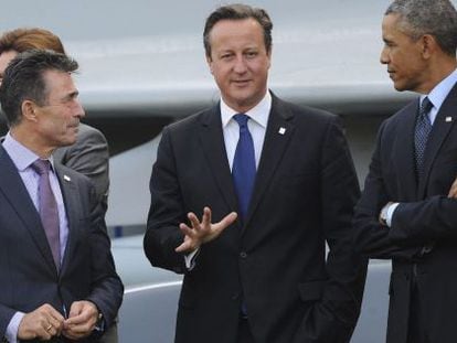 O presidente Obama, o primeiro ministro britânico Cameron e o secretário geral da OTAN, Anders Fogh Rasmussen, em Newport (País de Gales).