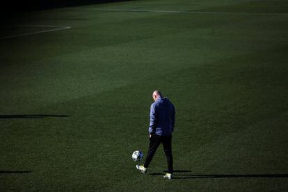 Leo Beenhakker conseguiu ficar 34 jogos sem perder na temporada 1988-89. Zidane igualou-o no duelo Real Madrid-Borussia e o superou três dias depois com a vitória contra o Deportivo. Contando as partidas do Mundial de Clubes, seu recorde é agora de 37.