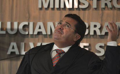 Ex-senador Vital do Rêgo em sua posse no TCU, em fevereiro.