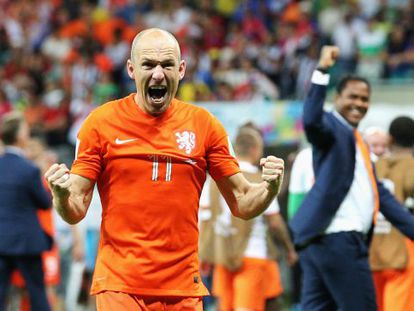 Robben comemora a vitória diante da Costa Rica.