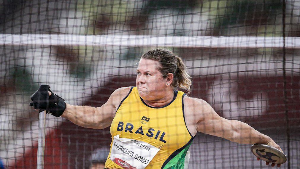 Beth Gomes bate o recorde mundial e fatura a medalha de ouro em Tóquio.