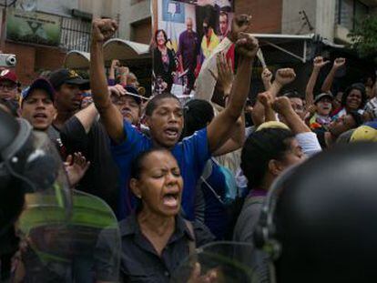 Terceira marcha convocada pela oposição em uma semana foi bloqueada e reprimida com mais força do que as anteriores pela Polícia e a Guarda Nacional Bolivariana