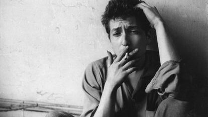 Bob Dylan em 1962, ano das gravações inéditas recentemente recuperadas.