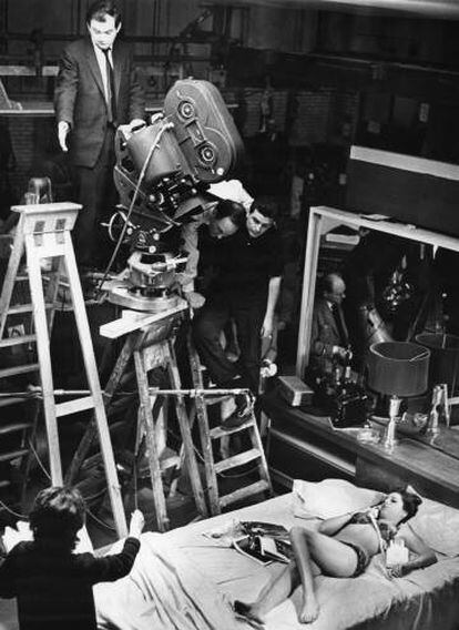 Stanley Kubrick, na filmagem de 'Dr. Fantástico', em 1964.